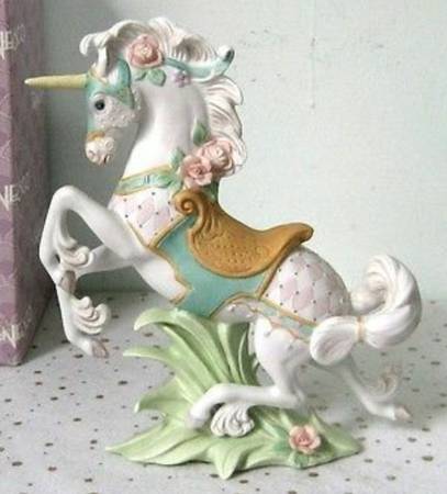 Elusive Legends Rearing Unicorn - With Box