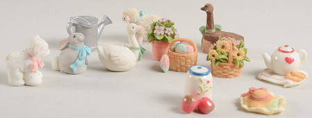 Down Petticoat Lane Dollhouse Mini Accessories - Boxed