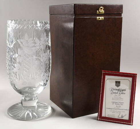 Caledonia Collection Vases Warblers  - With Box