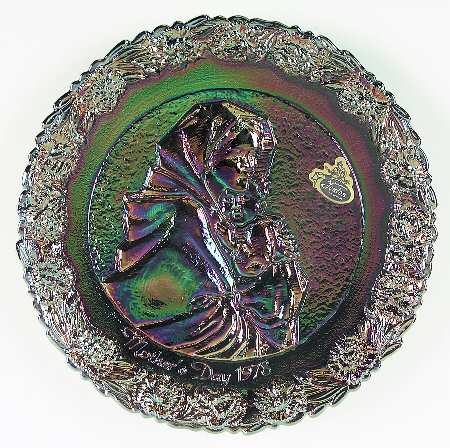 Mother'S Day Plate-Carnival Glass Madonnina - Boxed