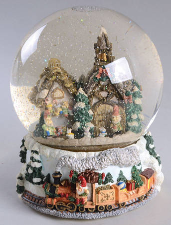 Holiday Hamlet Holiday Hamlet Waterball/Globe - Boxed