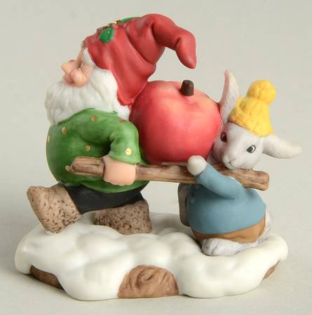 Holiday Hamlet Gathering Apples - Boxed