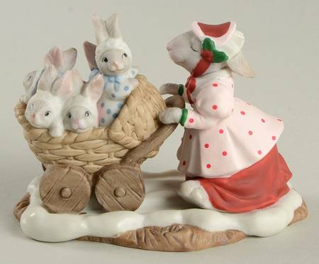 Holiday Hamlet Nanny Rabbit And Bunnies - Boxed