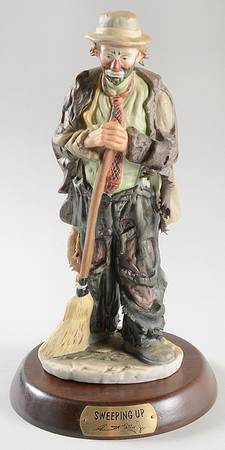 Emmett Kelly Jr-Figurine Sweeping Up - Boxed