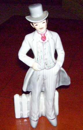 Florence Ceramics Figurine Rhett-Picket Fence W/Pink Tie - No Box