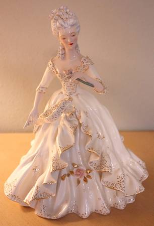Florence Ceramics Figurine Nell Gwen-White & Gold - No Box Nb371