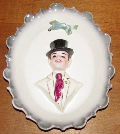 Florence Ceramics Figurine Cameo Plaque-Man Pink Necktie - No Box
