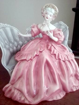 Florence Ceramics Figurine Victoria-Peach - No Box