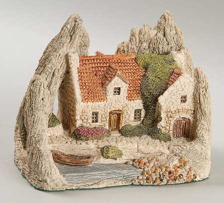 Countryside In Miniature Creel Cottage - Boxed