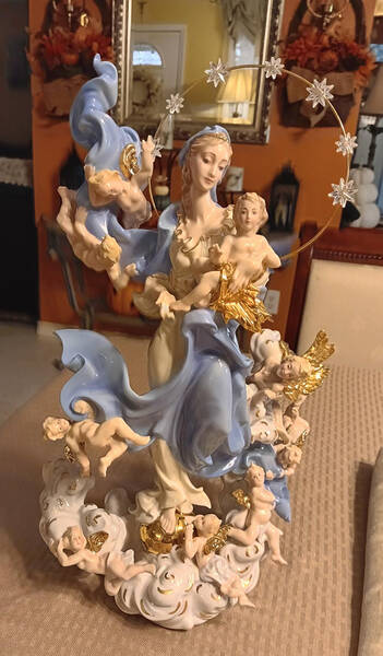 Franklin Mint Figurines Mary Queen Of Heaven - No Box