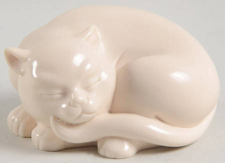 Curio Cabinet Cat Netsuke - No Box