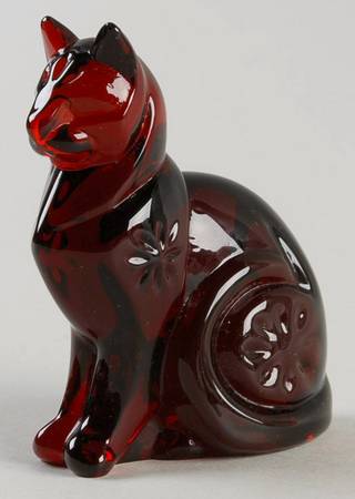 Curio Cabinet Cat Ruby Glass - No Box