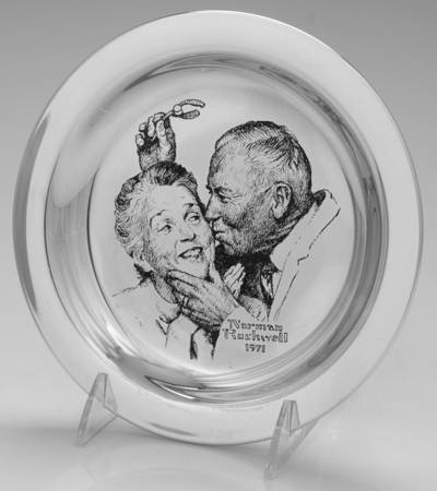 Rockwell Christmas Plate Under The Mistletoe - Boxed