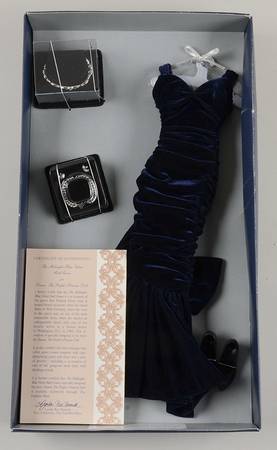 Diana Princess of Wales-Vinyl Ensemble - Midnight Blue - Boxed