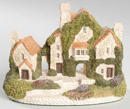 British Heritage-Miniature Ivey Mews - Boxed