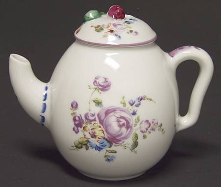 Victoria and Albert Museum Tea Pot Mennecy - No Box