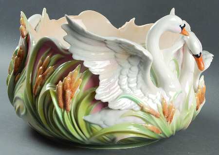 Southern Splendor Swan Salad Bowl - Boxed