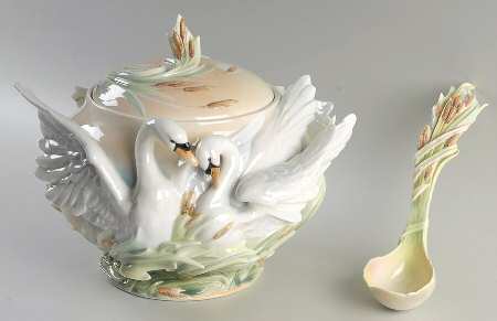 Southern Splendor Swan Soup Tureen & Ladle Set - Boxed