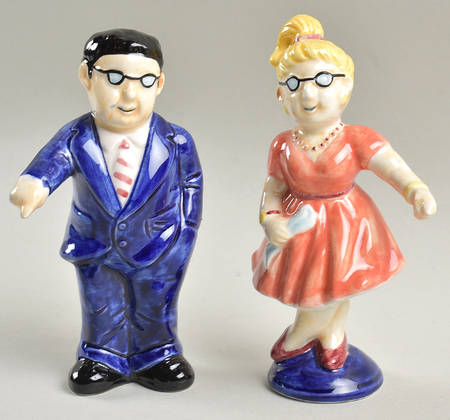 Fitz & Floyd Figurines Man & Woman Pointing (Pair) - No Box