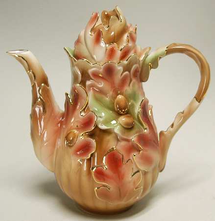 Golden Leaf & Acorn Tea Pot - Boxed