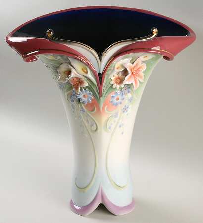 Flora & Flutter Vase - Boxed