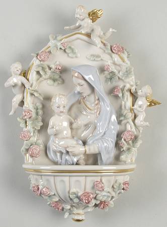 Franklin Mint Giftware Madonna & Child Holy Font - Boxed