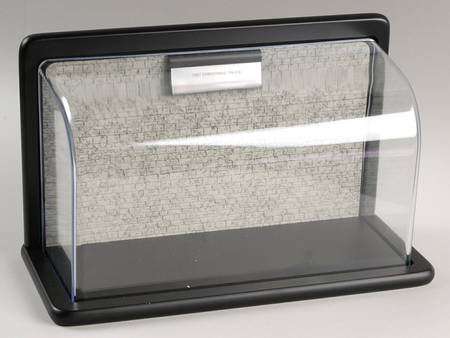 Franklin Mint Giftware Christmas Truck-Display Case - Boxed