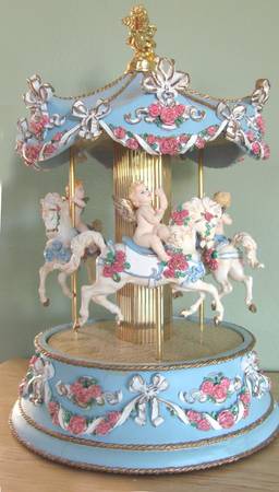 Franklin Mint Giftware Carousel Of Love-Musical - Boxed