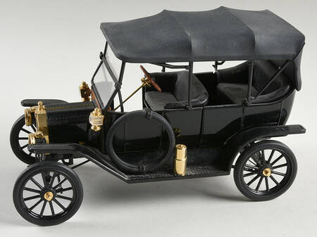 Precision Models 1913 Ford Model T-Black - Boxed