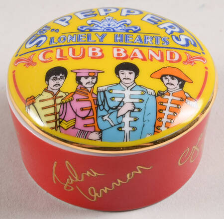The Best of the Beatles Sgt Peppers Lonely Hearts Club  - Boxed