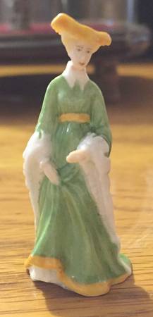 Ladies of Fashion Eleanor The Gothic Lady - Boxed