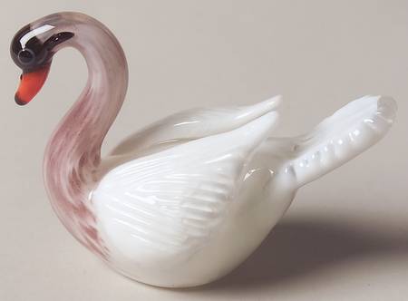 Glass Menagerie Swan-3" L - Boxed