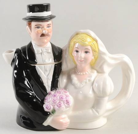 Personaliteas Teapots Vintage Bride & Groom - Boxed