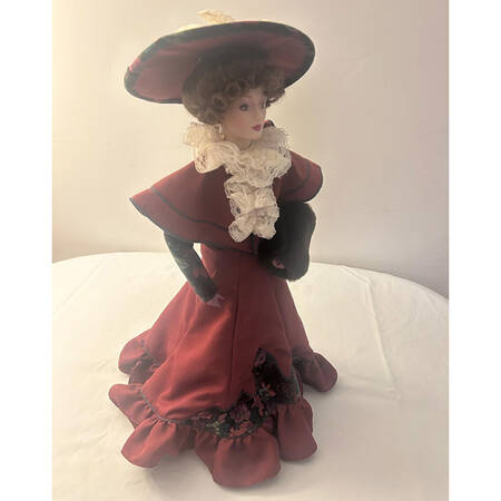 Gibson Girls Clarissa Girl In Vogue - Boxed