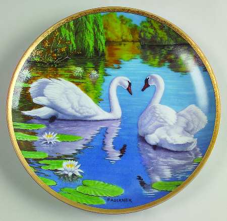 Elegant Birds The Swan - With Box