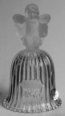 Crystal Annual Bell Angel Kneeling - No Box