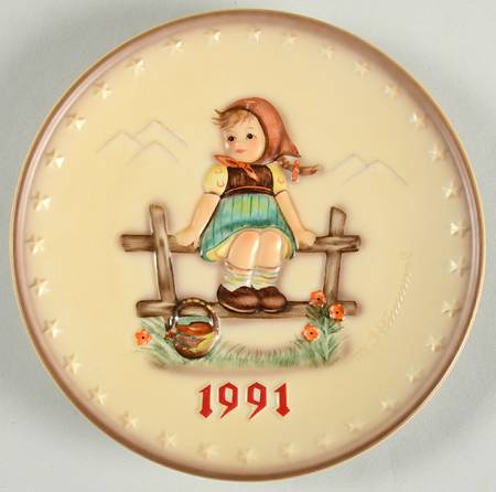 Hummel Annual Plate-Goebel Just Resting - Boxed