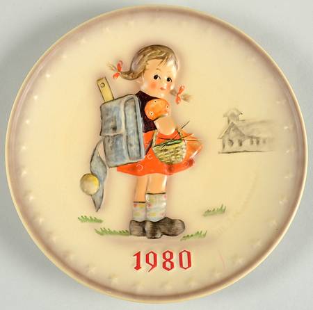 Hummel Annual Plate-Goebel School Girl - Boxed