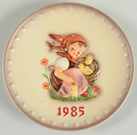 Hummel Annual Plate-Goebel Chick Girl - Boxed