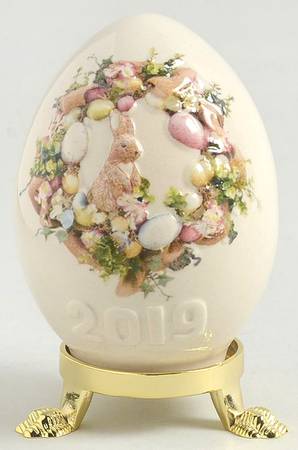 Goebel Easter Egg Bunny With Egg Wreath - Boxed