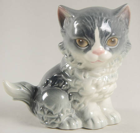 Animals-Figurines Gray Persian Cat - No Box