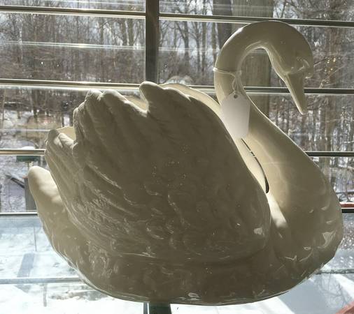 Bird Figurines Swan - No Box