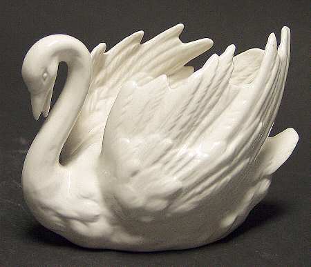 Bird Figurines Swan - With Box Bx381