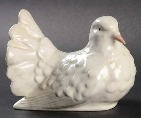 Bird Figurines Dove-Head Turned - With Box Bx389