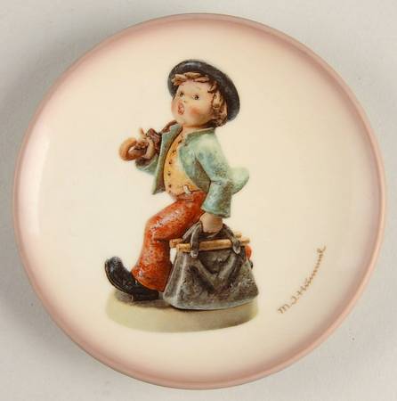 Goebel Plate M.I.Hummel Club-Merry Wanderer - Boxed