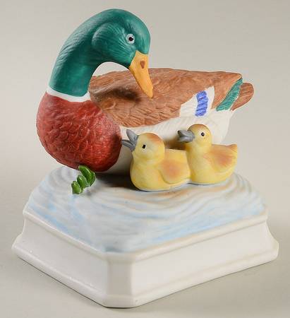 Gallery Birds Mallard W/2 Babies-Musical - Boxed