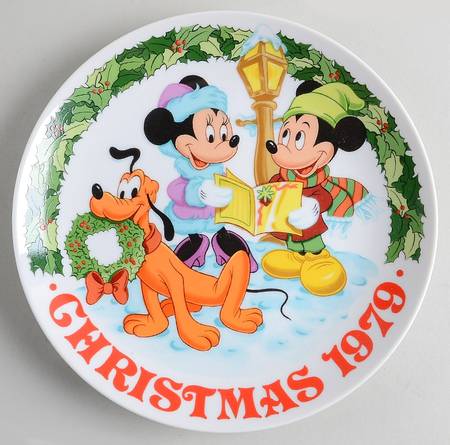 Disney Mickey & Minnie Carolling With Pluto - With Box