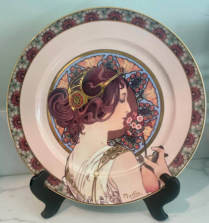 Artis Orbis- Alphonse Mucha Lady With Primrose-1899 Plate - Boxed