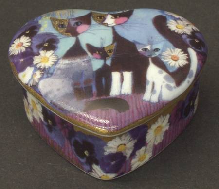 Artis Orbis-Rosina Wachtmeister Cat Family-Heart Box - Boxed