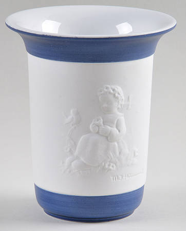 Hummel Giftware Botanist Vase-Tm7 - Boxed